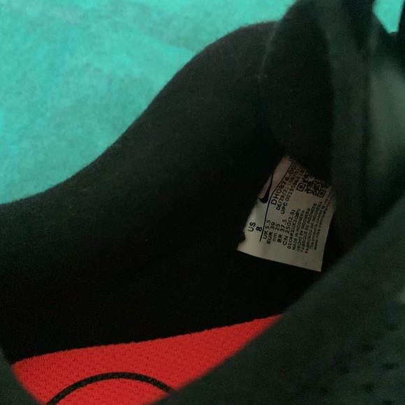 Nike Air Max Women’s size 8 Color Black and white! - Picture 4 of 5